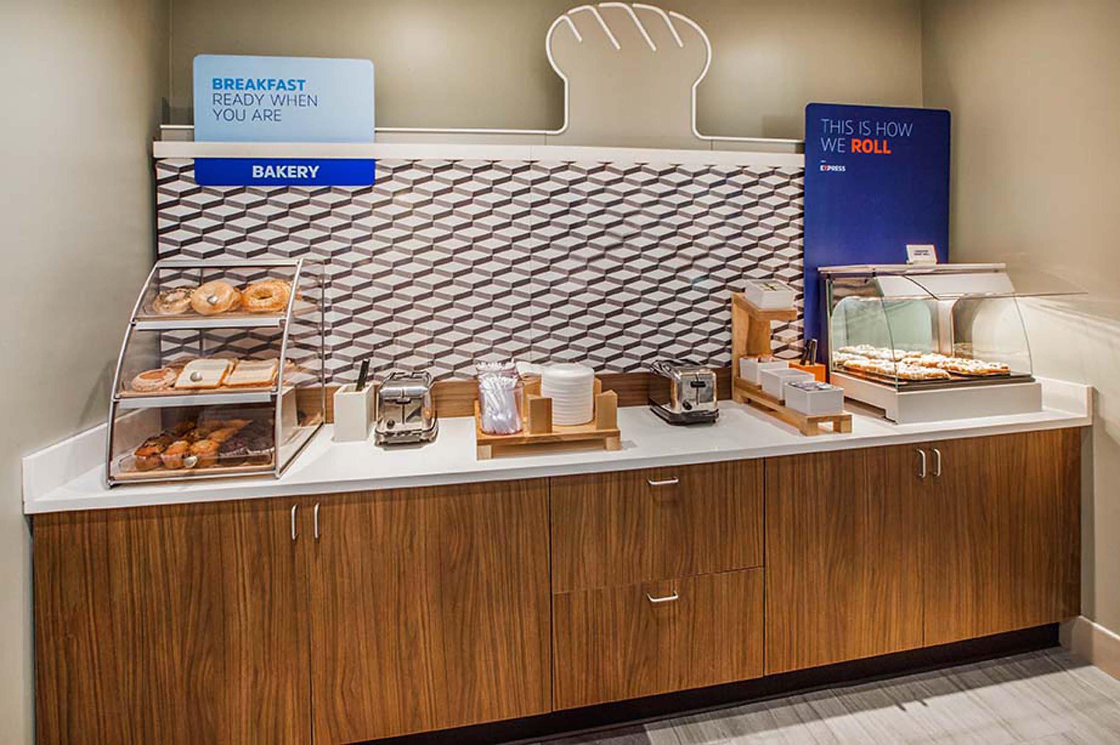 Holiday Inn Express Little Rock-Airport By Ihg Bagian luar foto