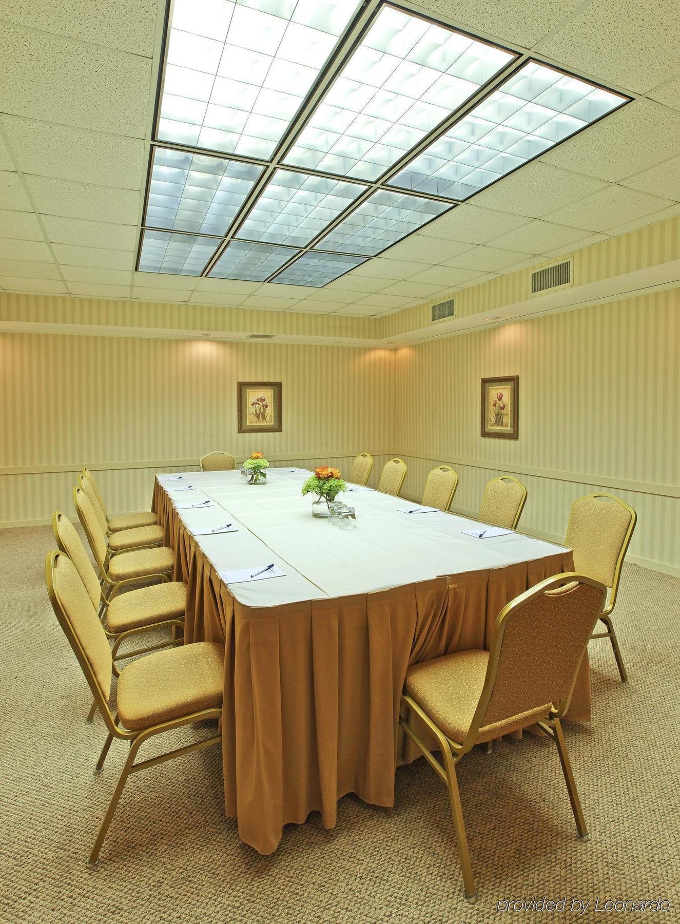 Holiday Inn Express Little Rock-Airport By Ihg Bagian luar foto