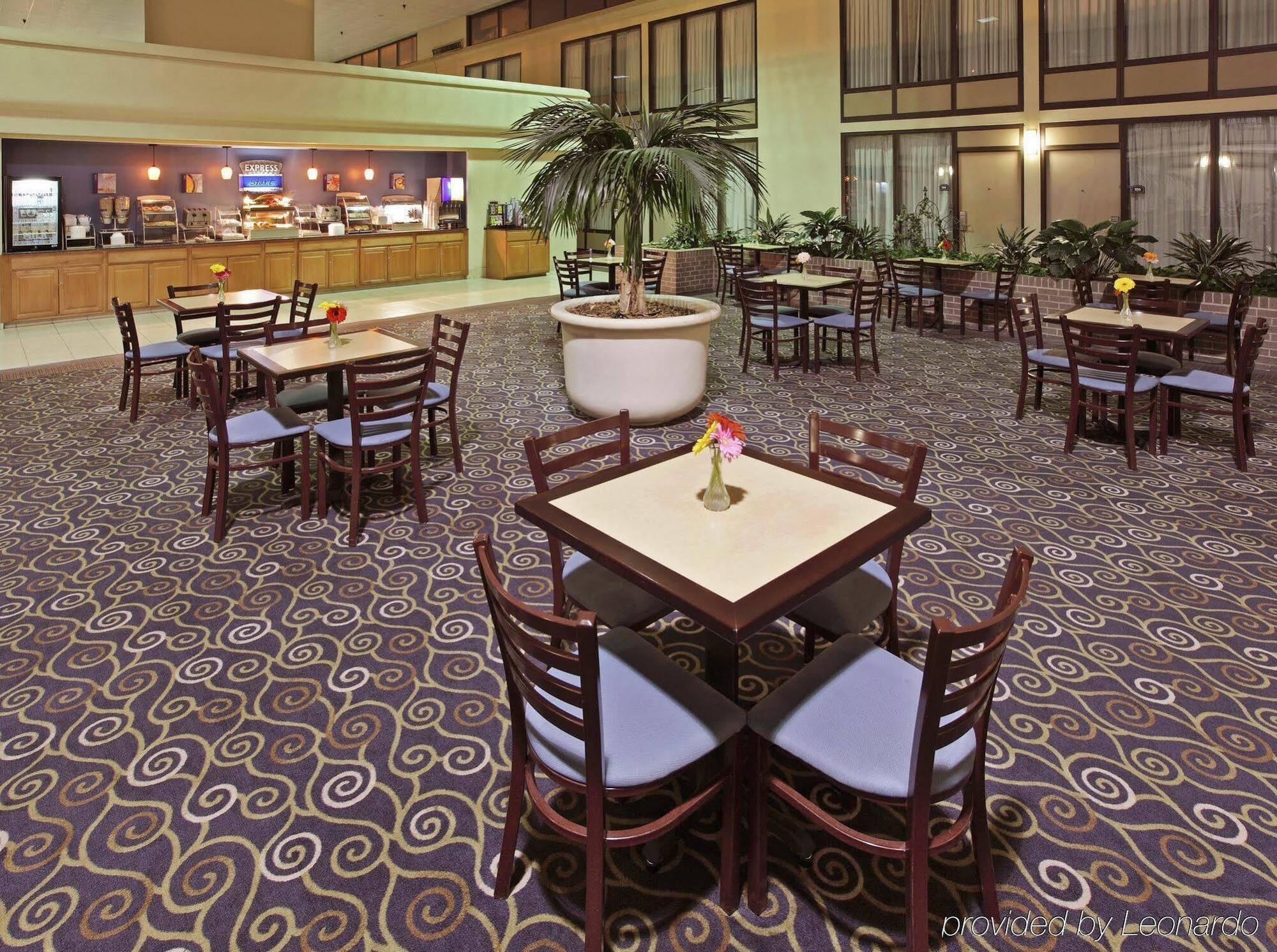 Holiday Inn Express Little Rock-Airport By Ihg Bagian luar foto
